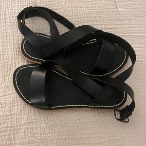 Soludos black sandals flat never been worn size 6!